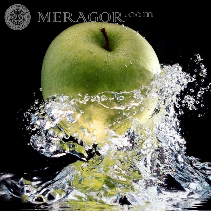 Foto manzana en agua Comida