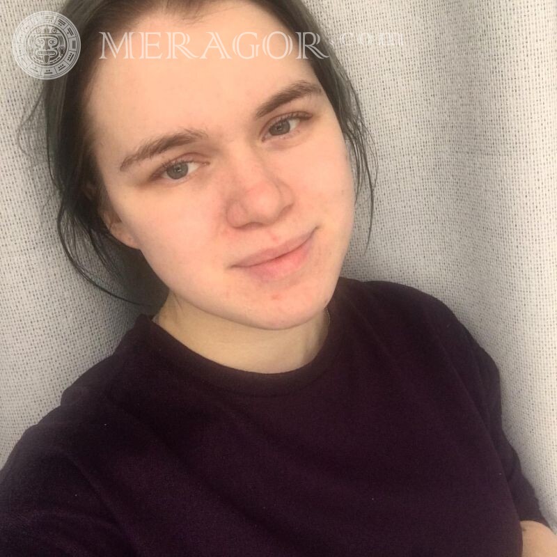 Einfaches Selfie für ein 16 Jahre altes Mädchen Gesichter von Mädchen Bruenette Maedchen Mädchen