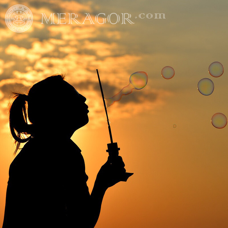 Avatar de menina com bolhas de sabão Silhueta Engraçados