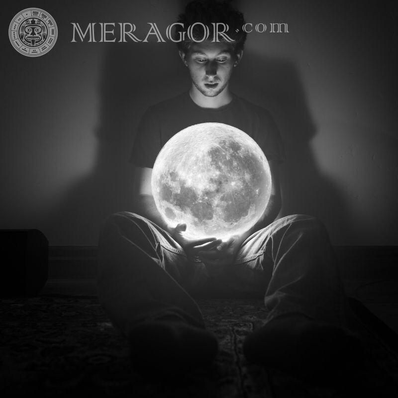 Foto legal de um cara em um avatar em preto e branco Rapazes Engraçados Preto e branco