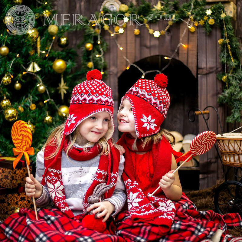 Новорічні дитячі фотки на аву На новий рік Дитячий Червоні