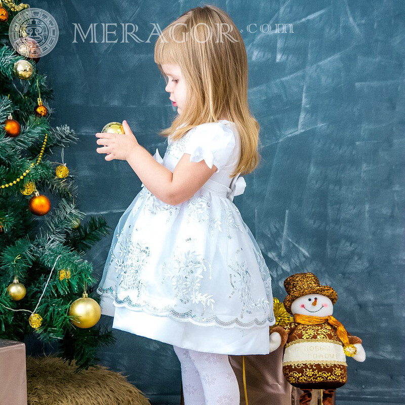 Аватарка снегурки Девочка в бальном платье Новогодние Детские