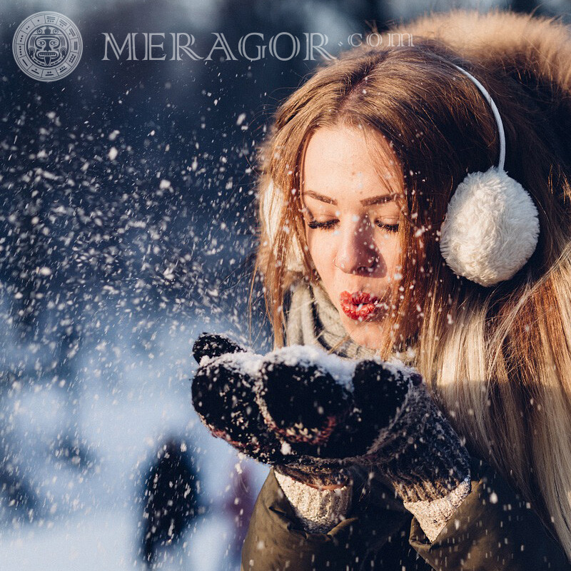 Templates Christmas pictures to print New Year In the headphones Girls Faces, portraits