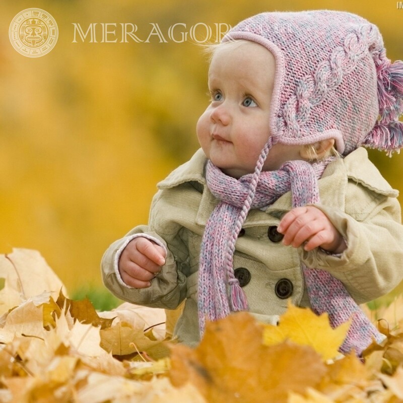 Niño en avatar de hojas de otoño Infantiles Caras, retratos Rostros de bebes
