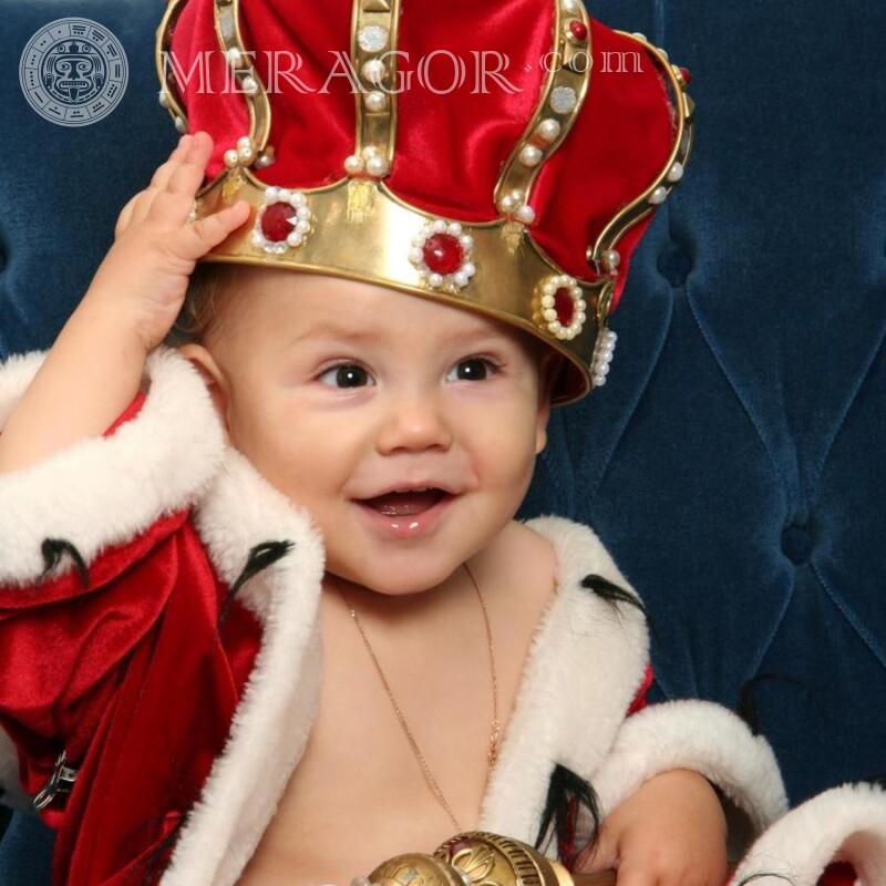 Маленький ребенок фото в короне Детские Лица, портреты Лица малышей