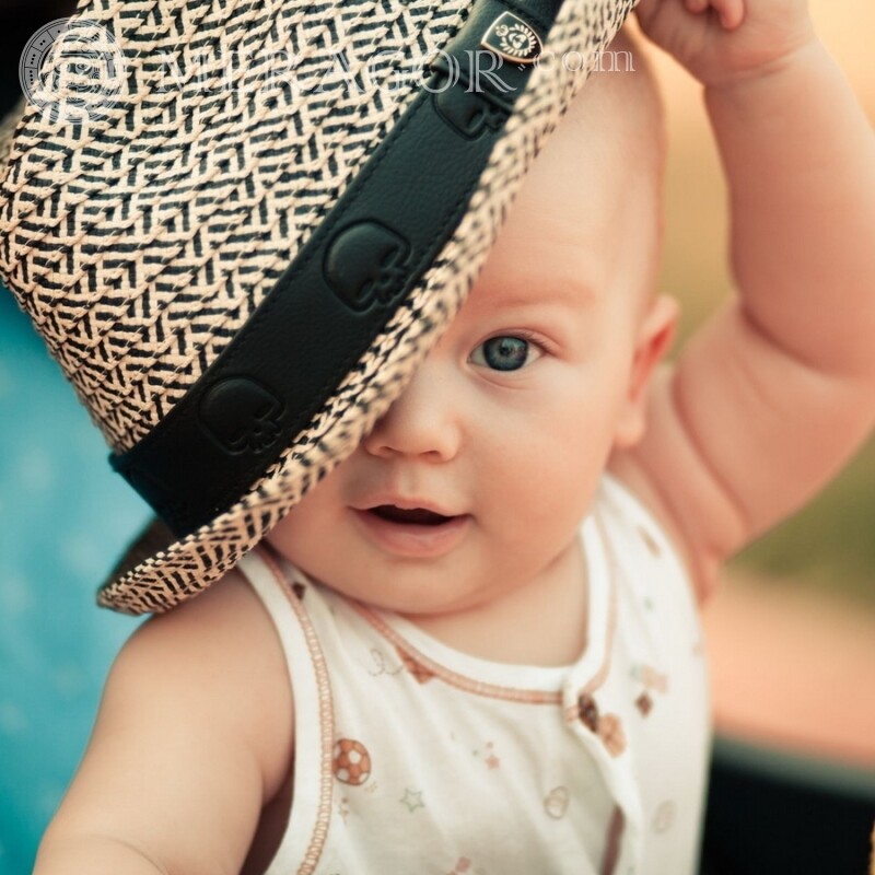Baby in einem Hutfoto auf einem Avatar Kindliche In der Kappe Für VK