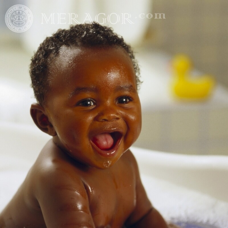 Laden Sie das Babyfoto als Cover herunter Kindliche Schwarze Gesichter, Porträts