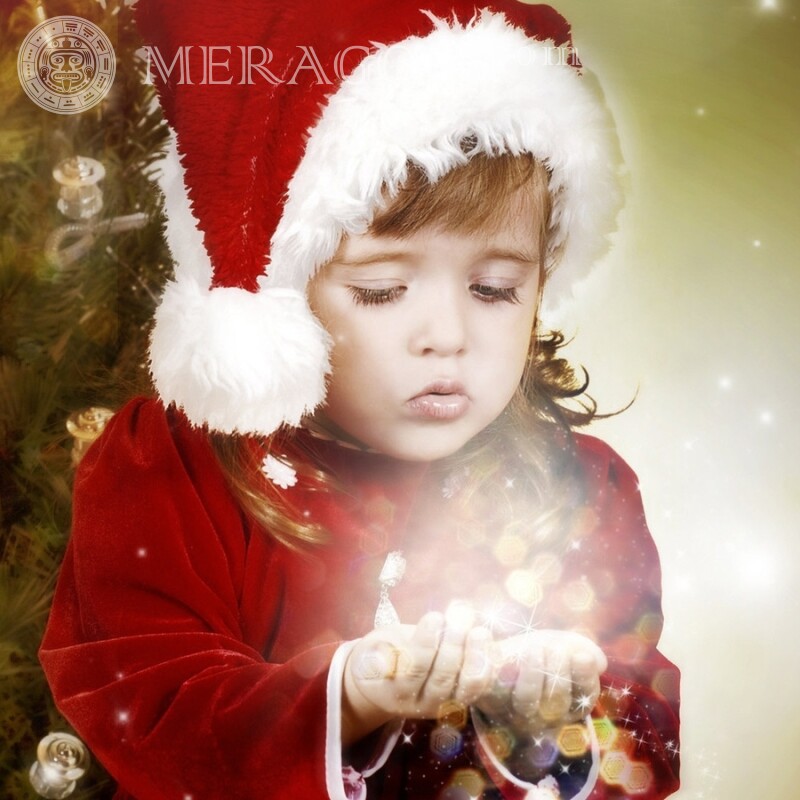 Ребенок в костюме Санты на аву New Year Santa Claus Babies For VK