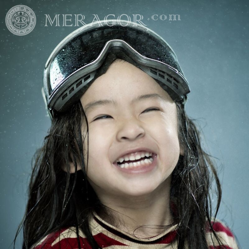 avatar com menina asiática Rostos de meninas Аsiáticos Morenas Em óculos de sol