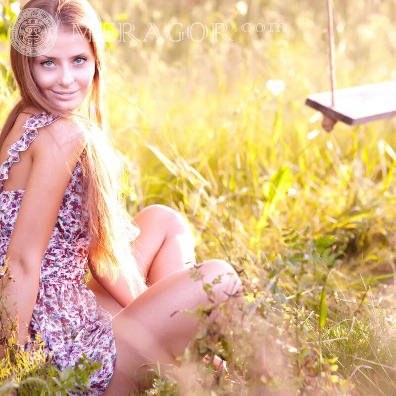 Girl in the meadow photo for profile picture Girls Women For VK