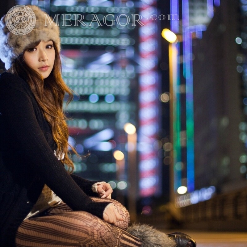 Fille au chapeau de fourrure photo sur la photo de profil Les filles Asiatiques Pour VK