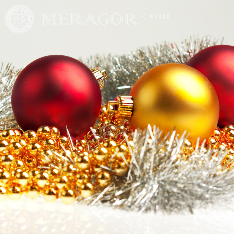 Bolas de Natal em um avatar em um perfil Feriados Para o ano novo