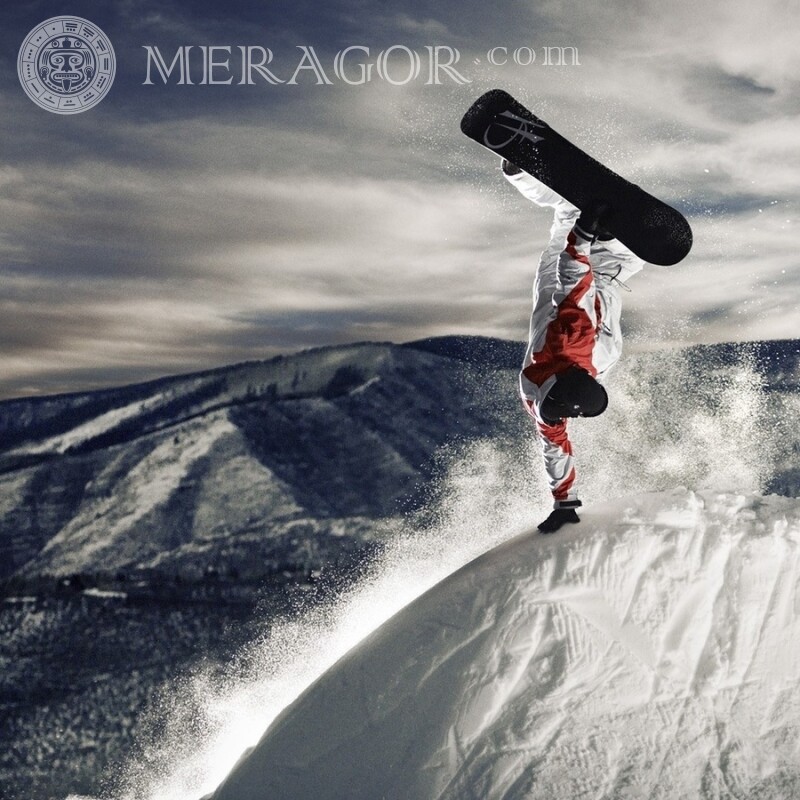 Foto de snowboarder nas montanhas em sua foto de perfil Esqui, snowboard Inverno Desporto