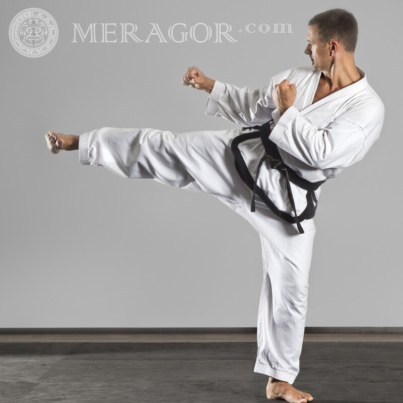 Postura de Karate por página Deportivos