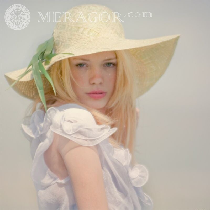 Foto para avatar com chapéu por 18 anos Pessoa, retratos Loira Na tampa Meninas adultas