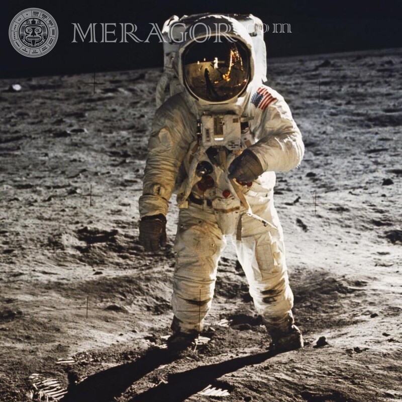 Астронавт на місяці фото на аватарку У протигазі