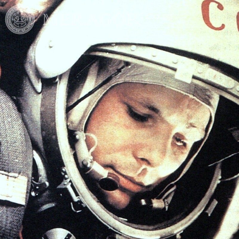 Foto de Gagarin no download do avatar Celebridades Em uma máscara de gás Pessoa, retratos Rostos de homens
