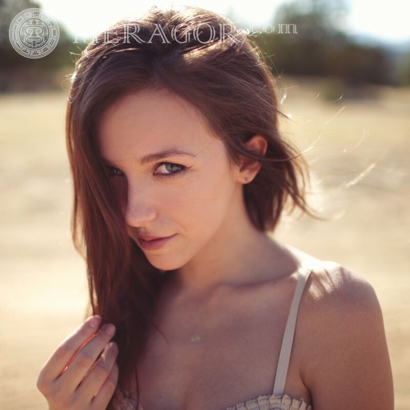 Beautiful photo of brown-haired woman Faces of girls Girls Beauties Faces, portraits