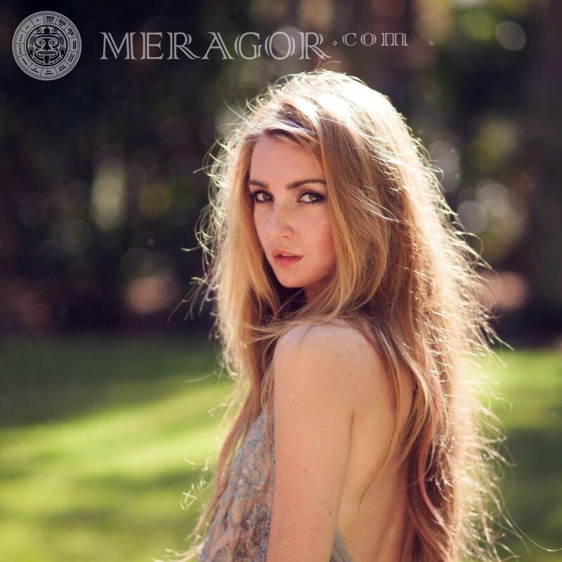 Belle photo d'une blonde sur un avatar en VK Les filles Beaux Visages, portraits