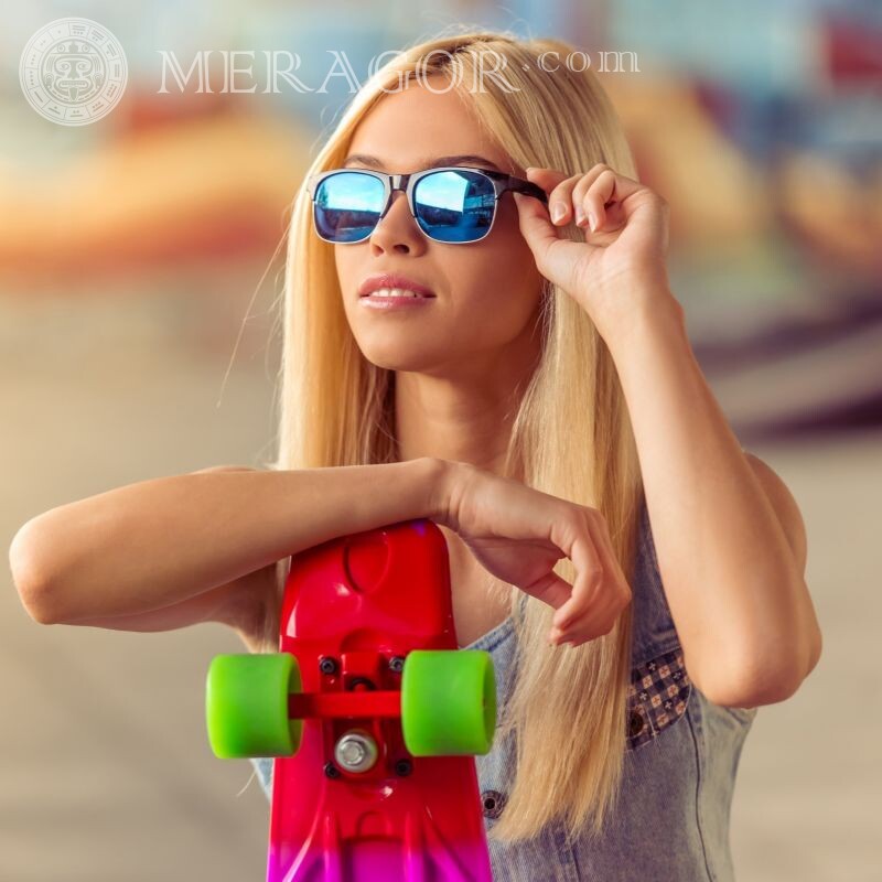 Download de foto de avatar de garota legal Pessoa, retratos Loira Em óculos de sol Meninas