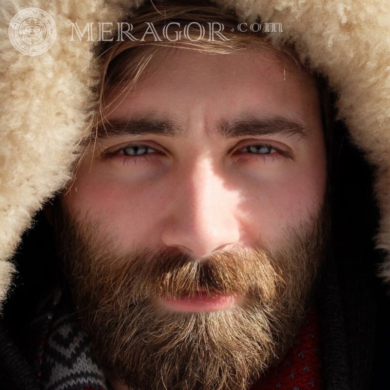 Porträt eines Mannes mit Bart auf dem Avatar Gesichter, Porträts Amerikaner In der Kapuze