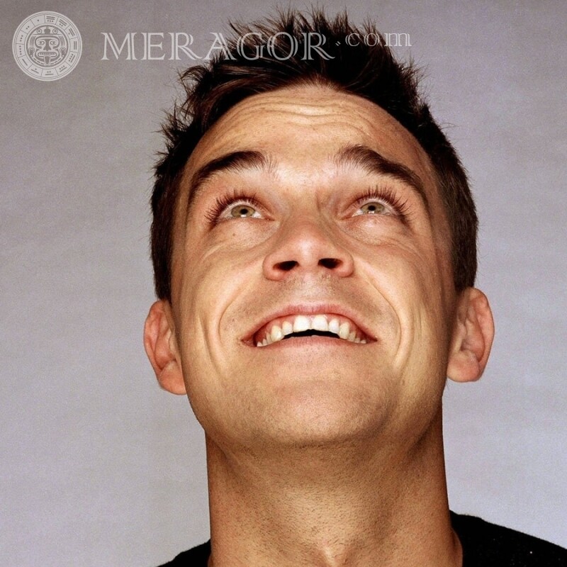 Foto del cantante Robbie Williams en la foto de perfil Músicos, bailarines Para VK Rostros de chicos Chicos