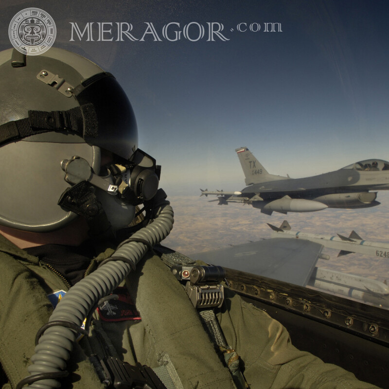 Foto de piloto de caça para foto de perfil Transporte Em uma máscara de gás Com arma Equipamento militar