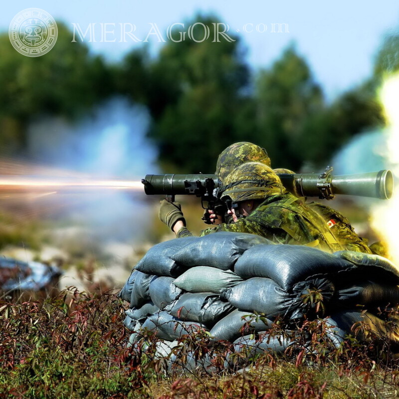 Soldat mit einem Granatwerferfoto auf dem Avatar-Download Mit Waffe Schießen