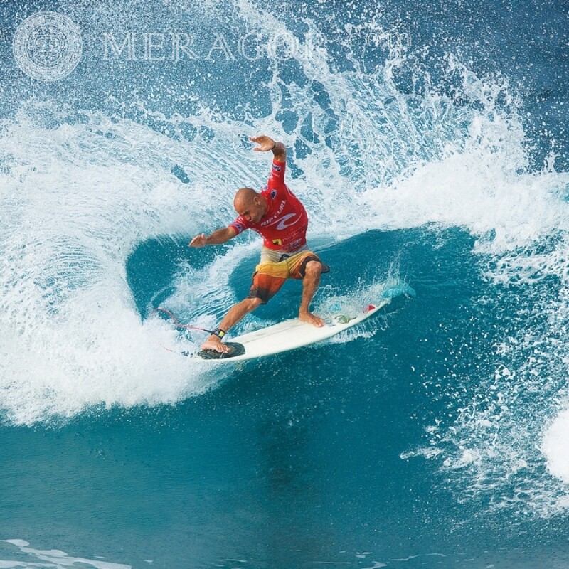 Surfen auf Wellen Foto zum Avatar herunterladen Surfen, schwimmen Auf dem Meer Junge