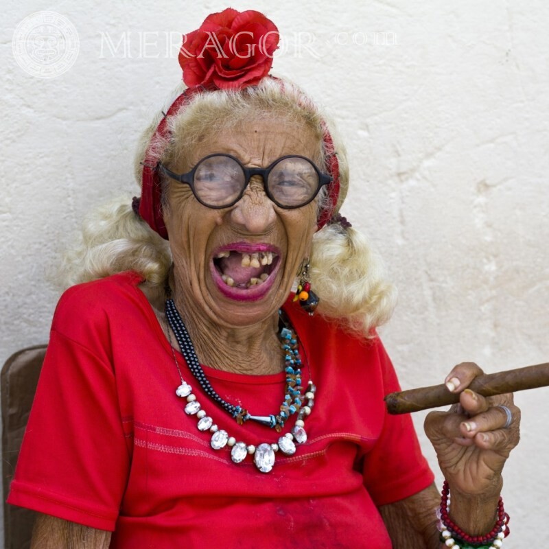 Cool ava grand-mère Moche Les femmes Visages, portraits Visages de femmes