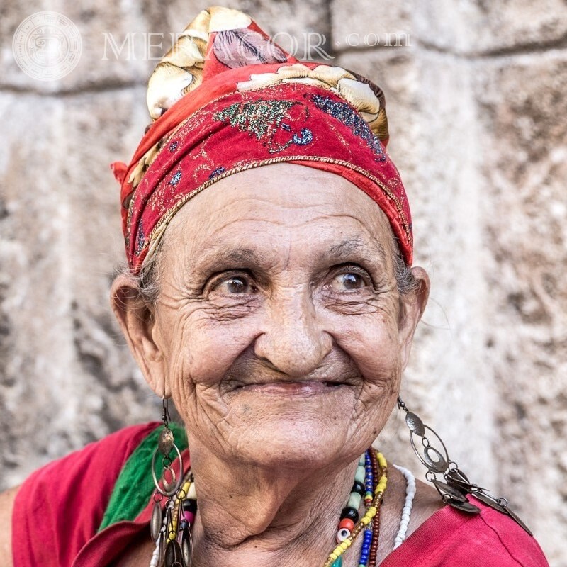 Avatars effrayants Les personnes âgées Les femmes Visages, portraits Tous visages