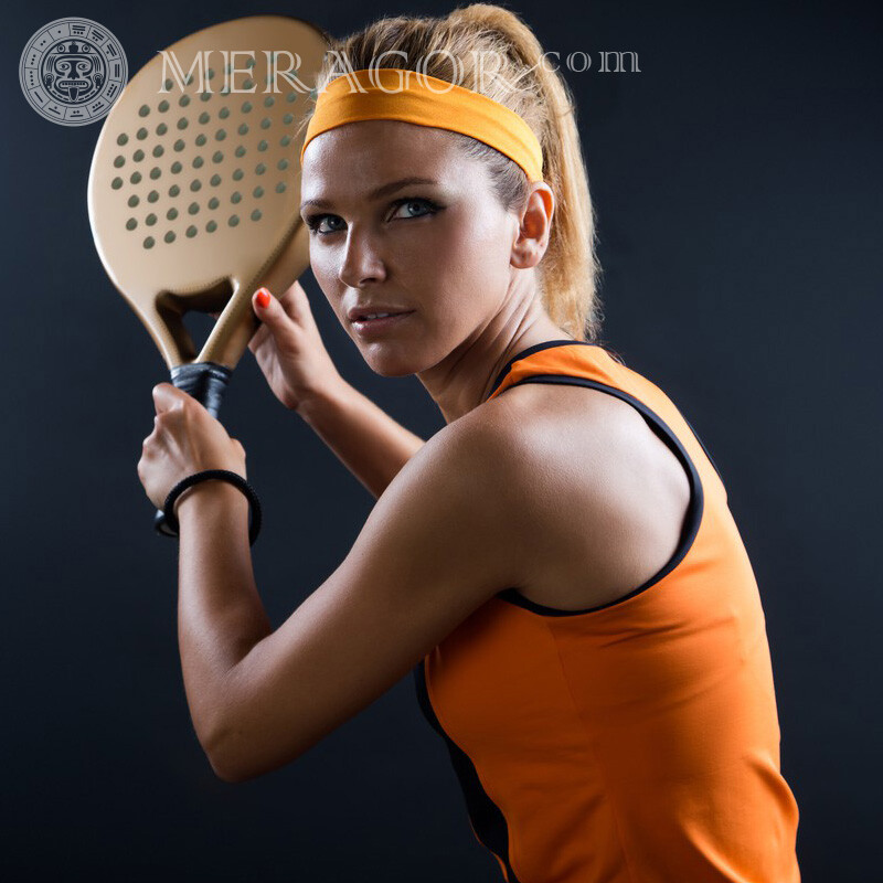 Model tennis player picture for the social network Blondes Sporty