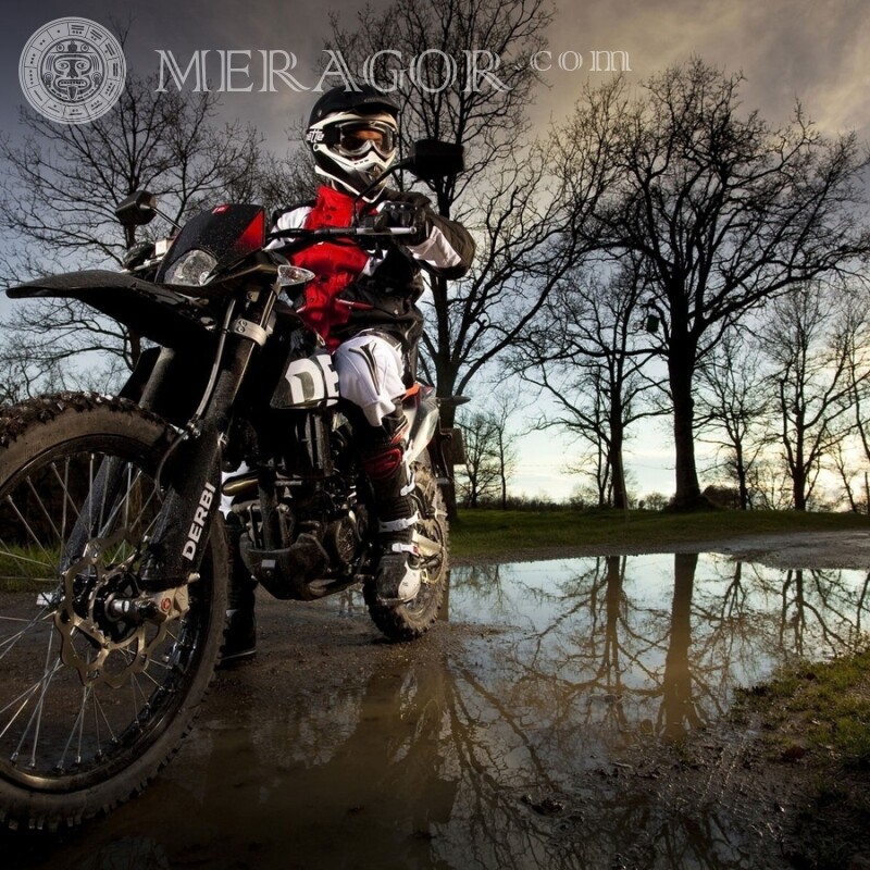 Laden Sie ein Motorrad für einen Mann auf einem Avatar-Foto herunter Velo, Motorsport Transport
