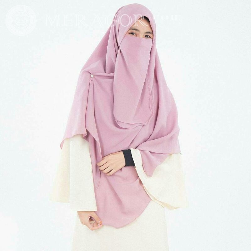 Foto de una mujer musulmana con el rostro cerrado Árabe, musulmán Niñas adultas