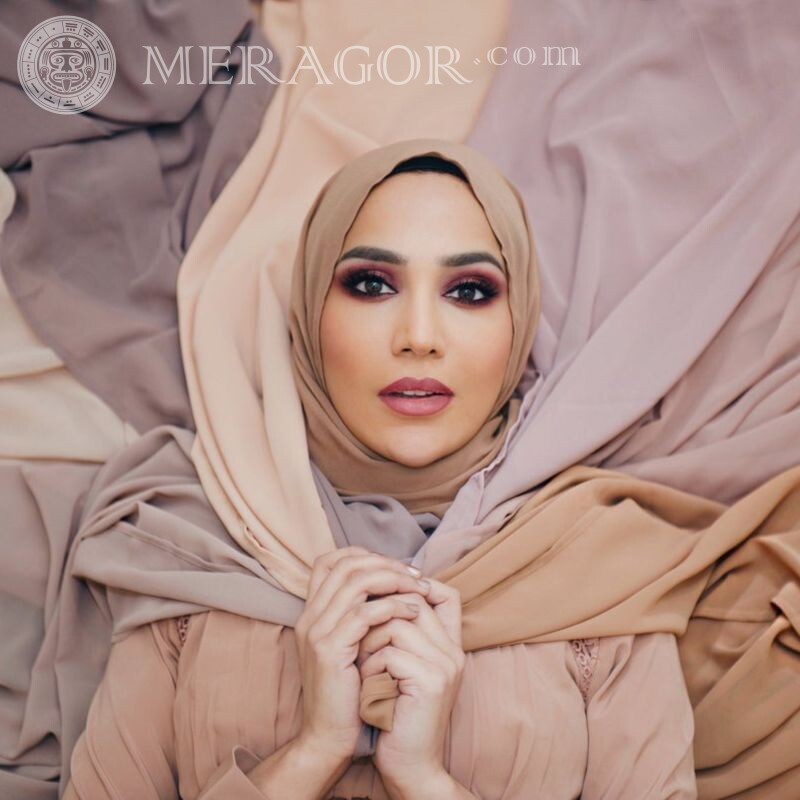 Schöne Fotos von muslimischen Frauen für Avatar Araber, Muslime