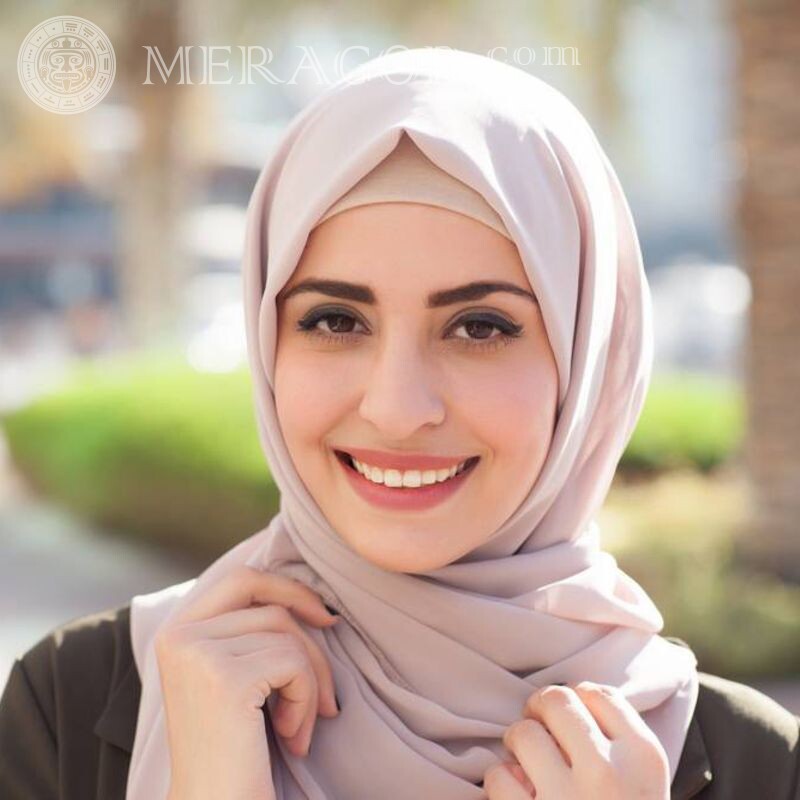 Hermosa mujer musulmana en avatar Árabe, musulmán Caras, retratos Rostros de chicas
