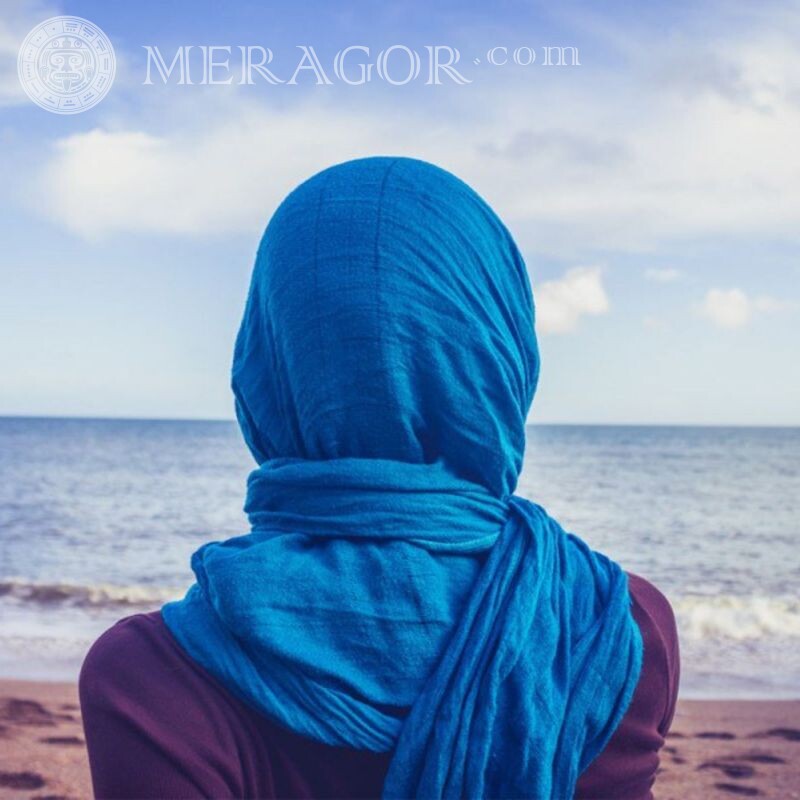 Foto de la parte posterior de un avatar musulmán. Mujeres Árabe, musulmán Sin rostro