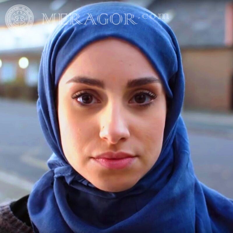 Muslimisches Frauenporträt für Avatarabdeckung Araber, Muslime Gesichter, Porträts Alle Gesichter