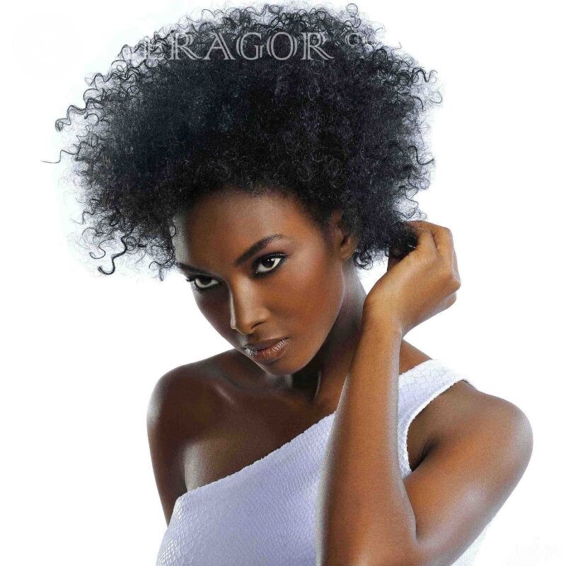 Belle femme noire sur avatar Noirs Les filles Visages, portraits