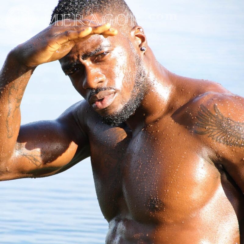 Photo d'homme noir sur avatar Noirs Visages, portraits Piercing, tatouage