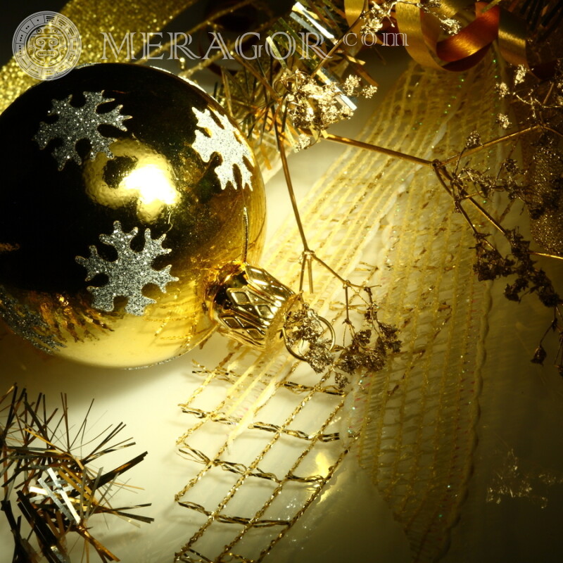 Christmas ball on your Vkontakte avatar Holidays New Year