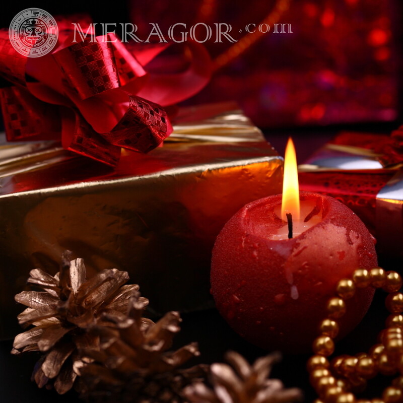 Святкова свічка на аватар Свято