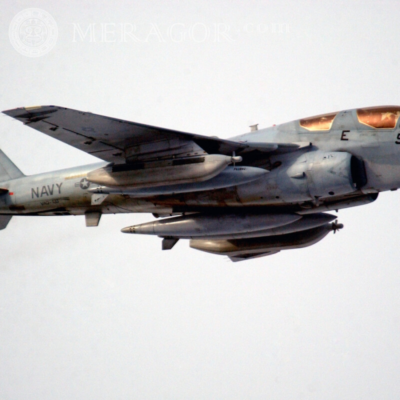 Baixe uma aeronave militar na foto do avatar de um cara gratuitamente Equipamento militar Transporte