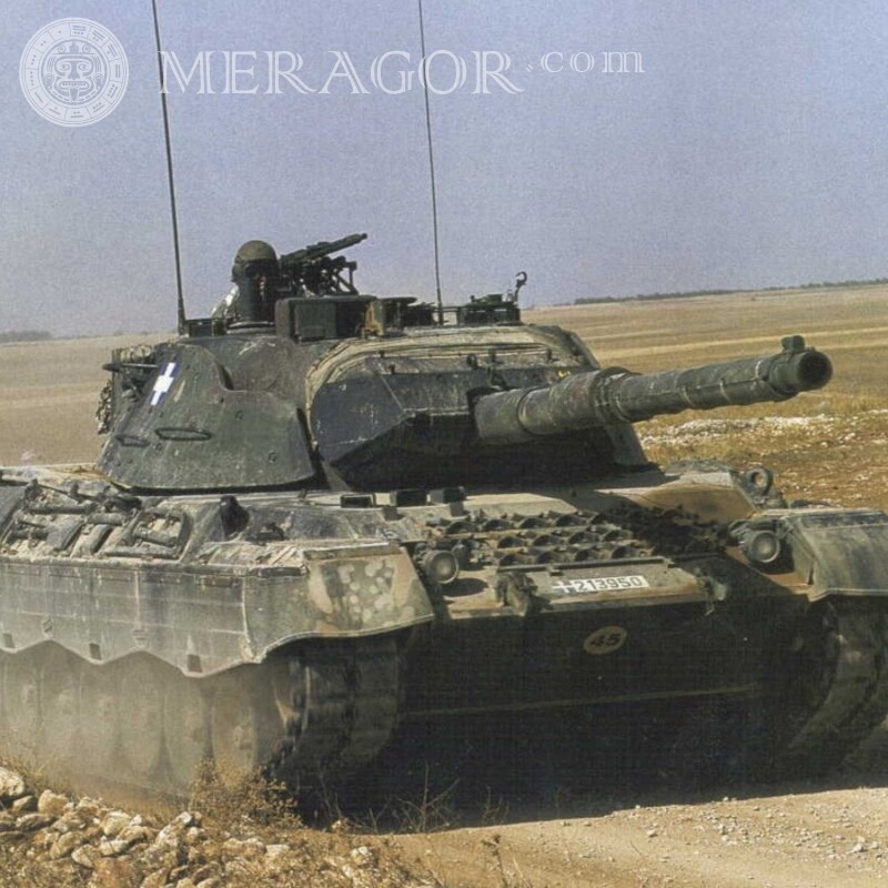 Téléchargez gratuitement une photo d'un tank sur un avatar pour un mec Équipement militaire Transport