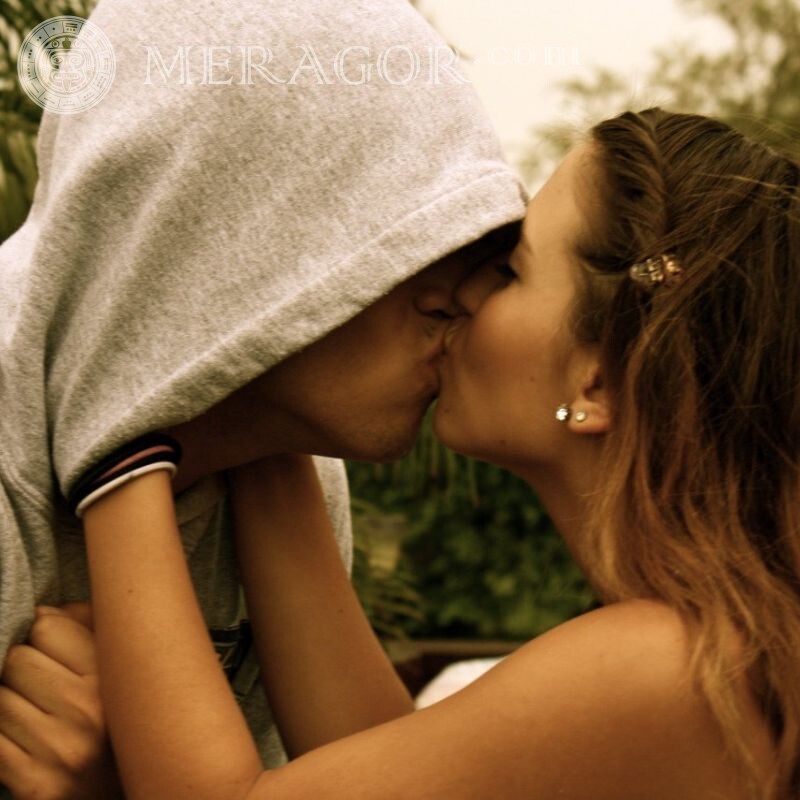 Beije o garoto e a garota no avatar O amor O cara com a menina
