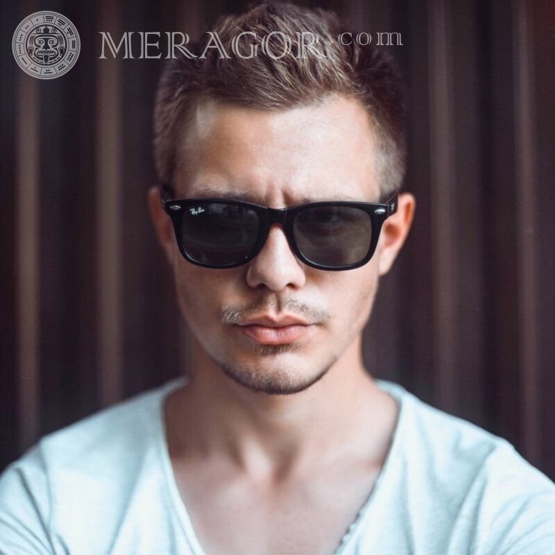 Cara de óculos no avatar Rapazes Em óculos de sol Pessoa, retratos Rostos de rapazes