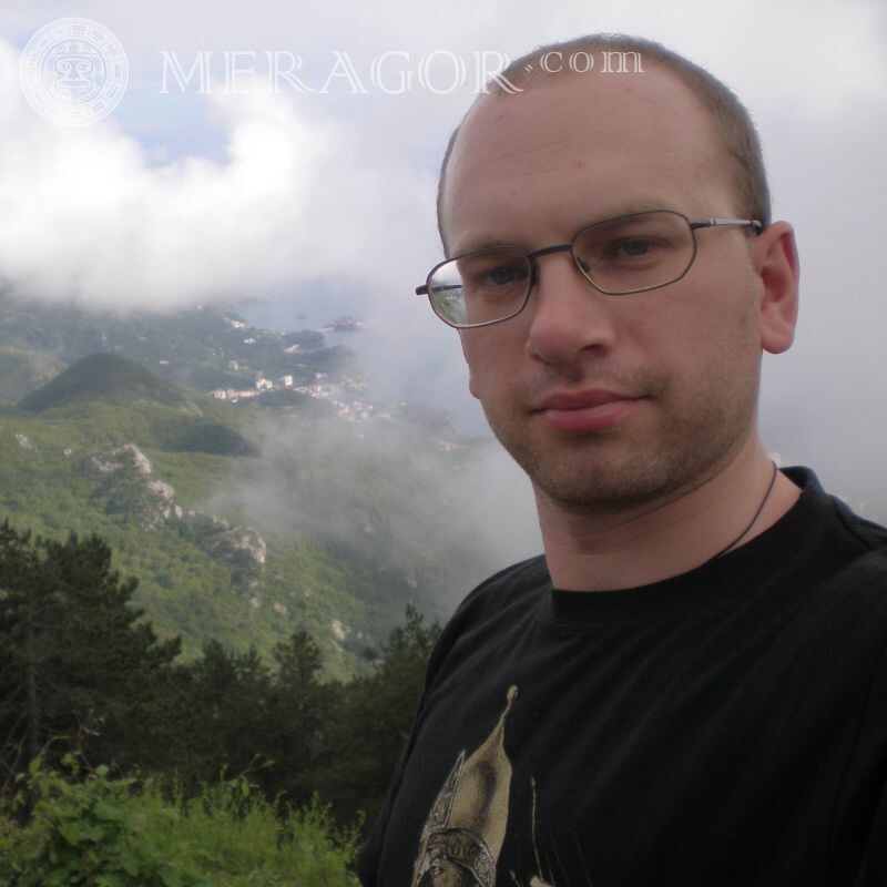 Selfie auf Natur Hintergrund Avatar für Kerl mit Brille Junge Einfache