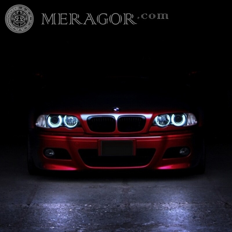 BMW rouge sur avatar Les voitures