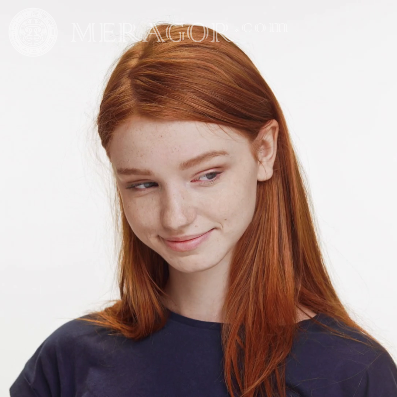Foto eines Mädchens mit roten Haaren Gesichter, Porträts Rothaarige