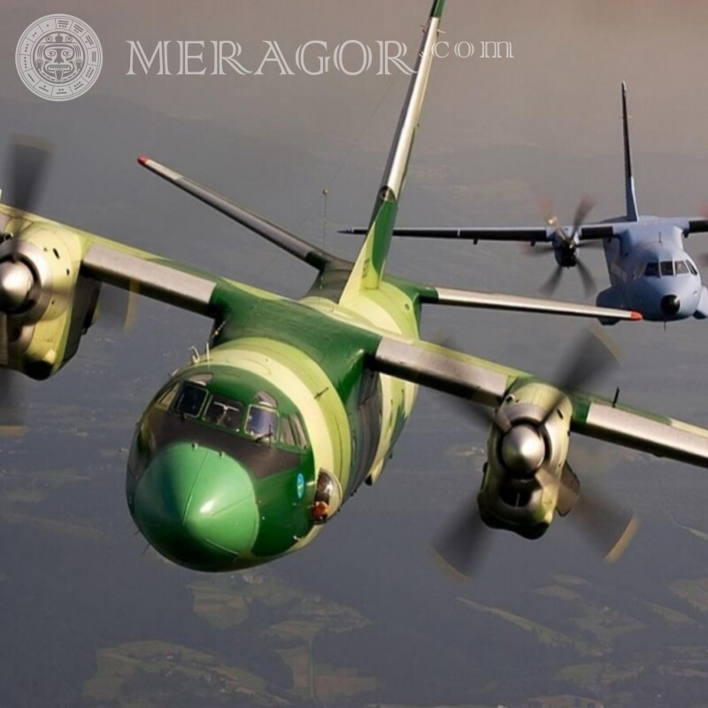Download de fotos para avatares de aeronaves militares de carga gratuitas Equipamento militar Transporte